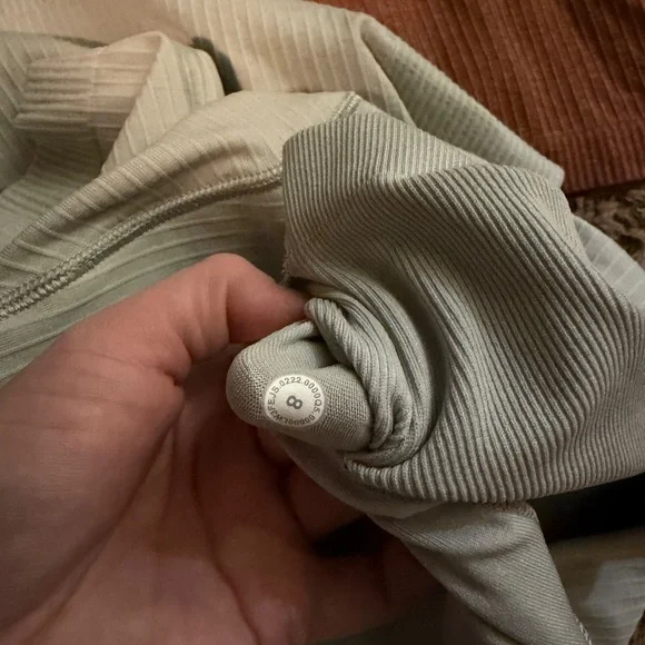 Lululemon clothes - Picture 5 of 5